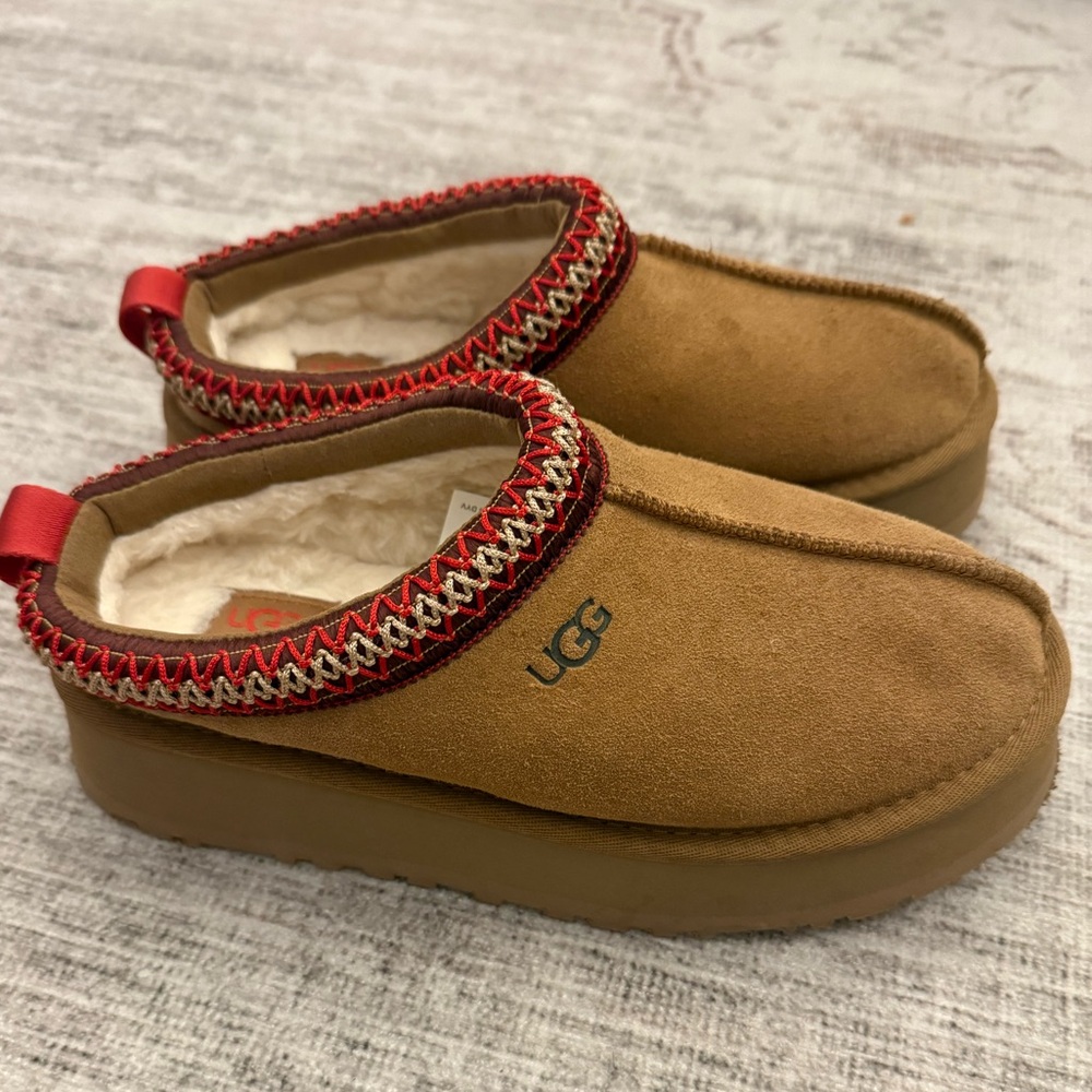 UGG Tasman Slipper with Red Trim - Picture 2 of 6